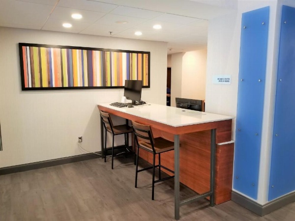 Holiday Inn Express Columbia image 10