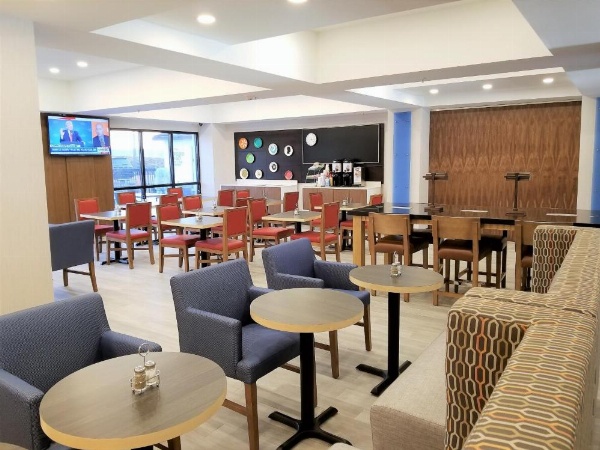Holiday Inn Express Columbia image 11