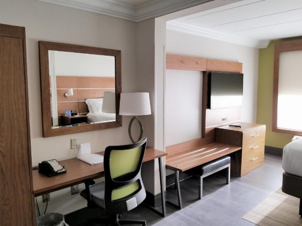 Holiday Inn Express Columbia image 20